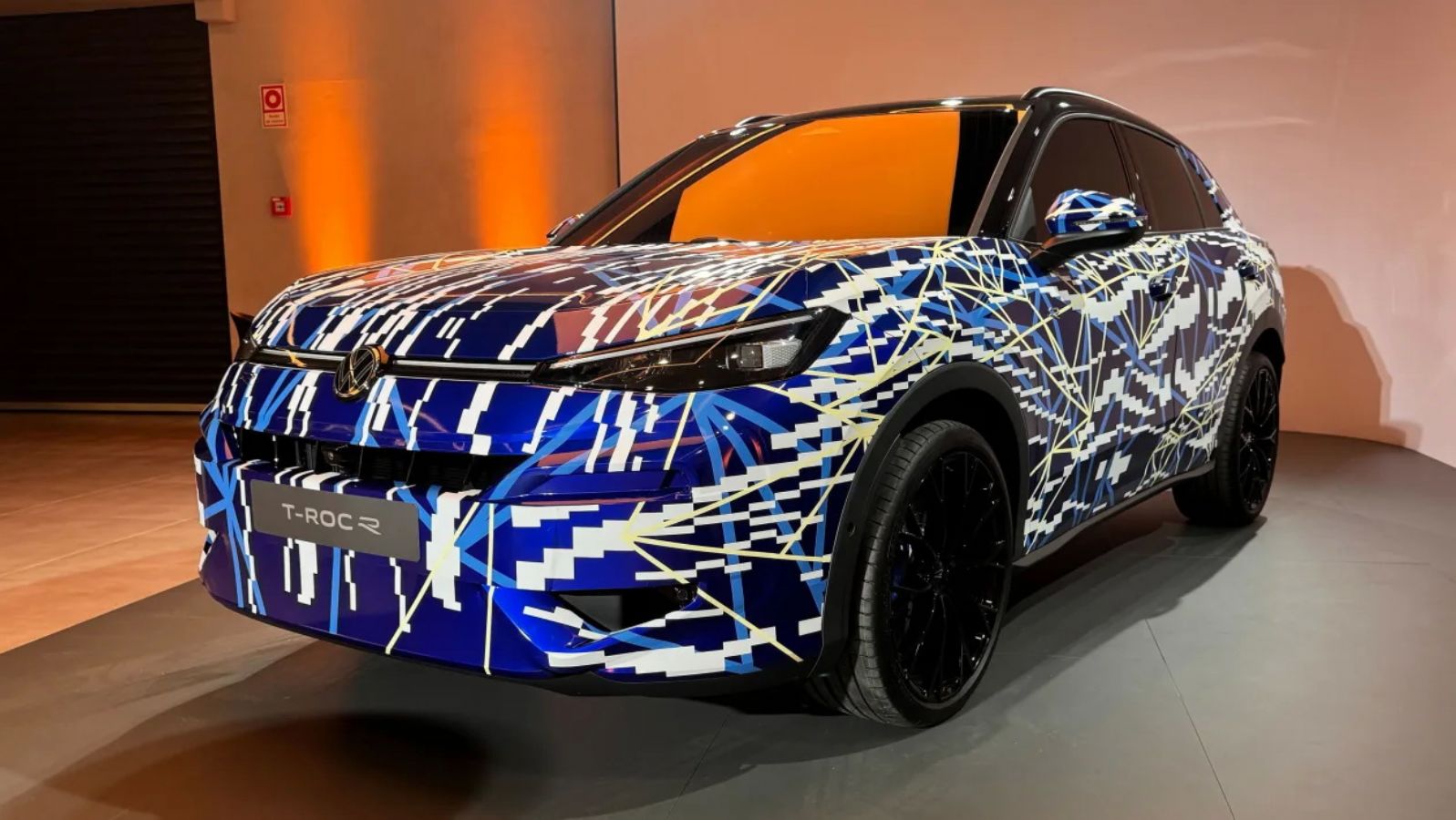 Νέο Volkswagen T-Roc R: Έρχεται με 333 άλογα και drift mode